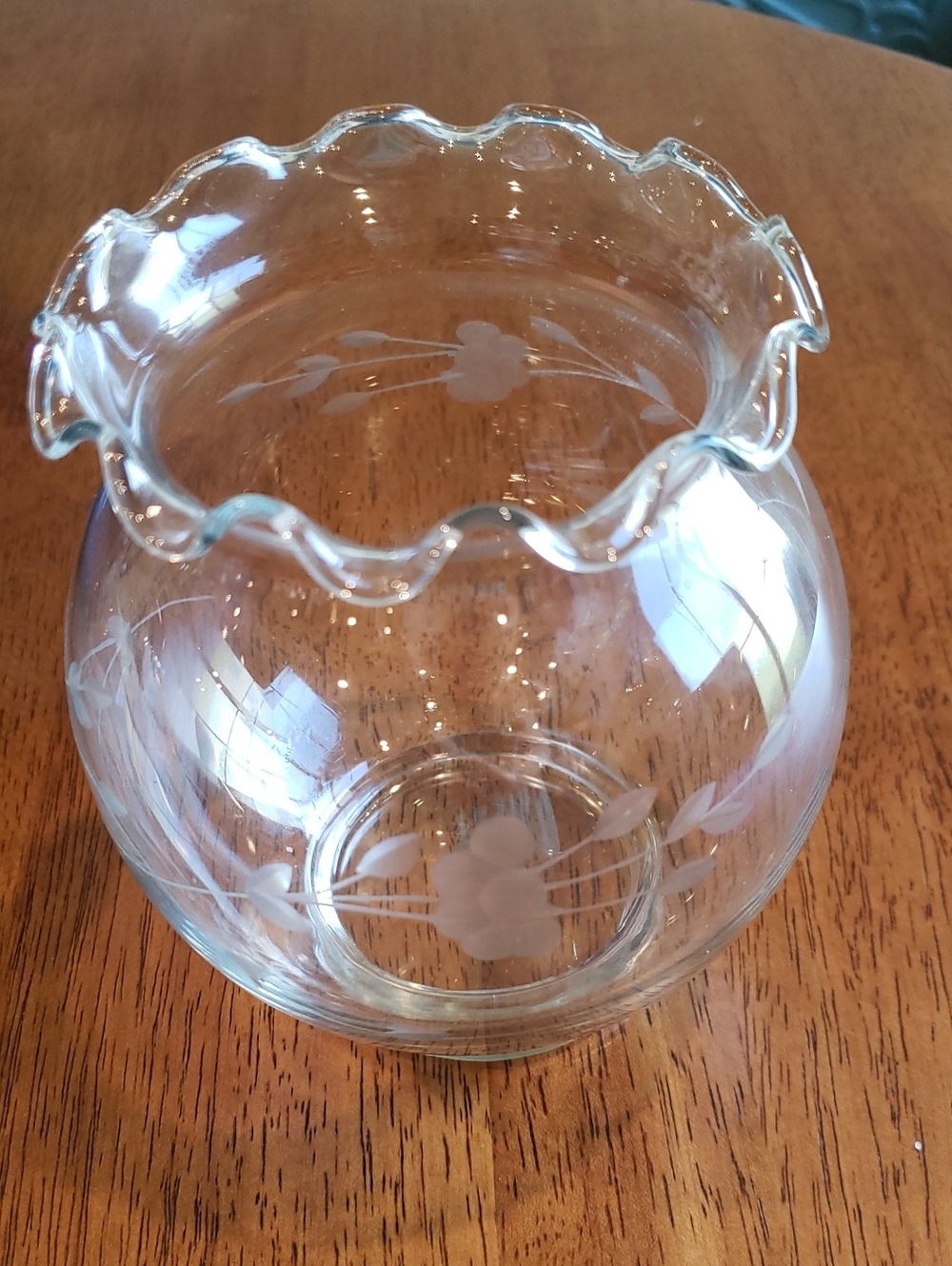 Princess House Heritage Vintage Etched Glass Ruffled Rim Vase